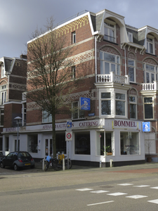 907990 Gezicht op het winkelhoekpand Pasteurstraat 1 (links)-Catharijnesingel 99A-C te Utrecht.N.B. Bouwjaar: ...
